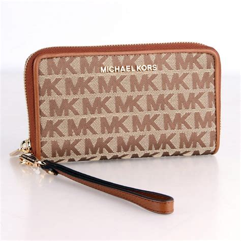 michael kors jet set travel geldbörse beige|Jet Set Travel Large Logo Quarter.